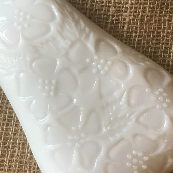 Hazel Atlas Pear Shaped Milk Glass Dish - Picture 4 of 4